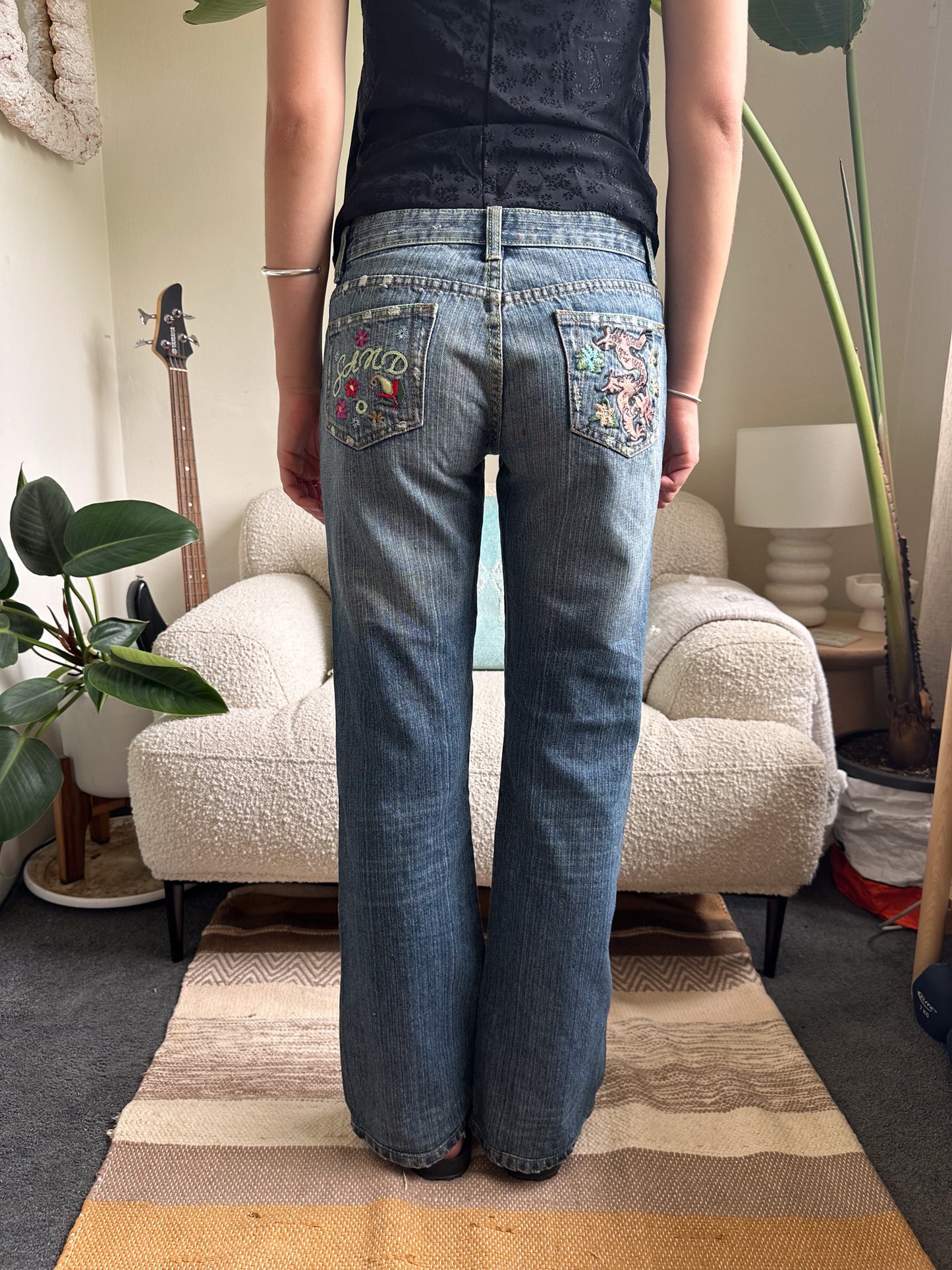 Vintage Embroidered Mid Rise Jeans - S